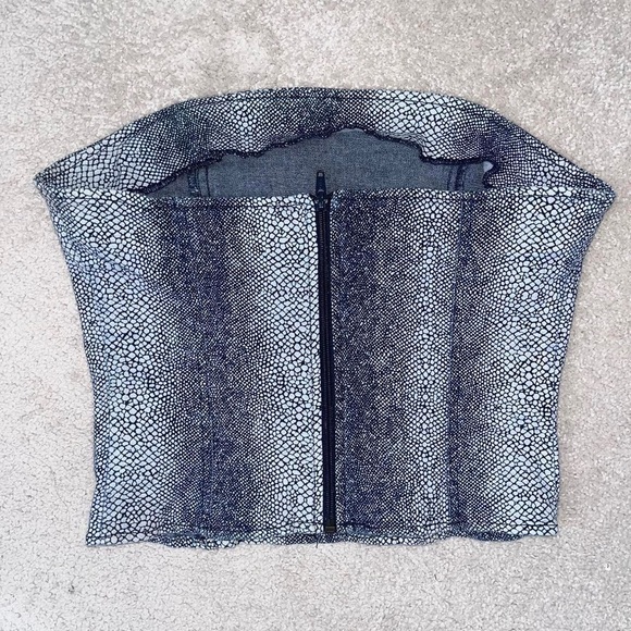 Rare Vintage 2000s Guess Printed tube / strapless top. - Picture 2 of 3